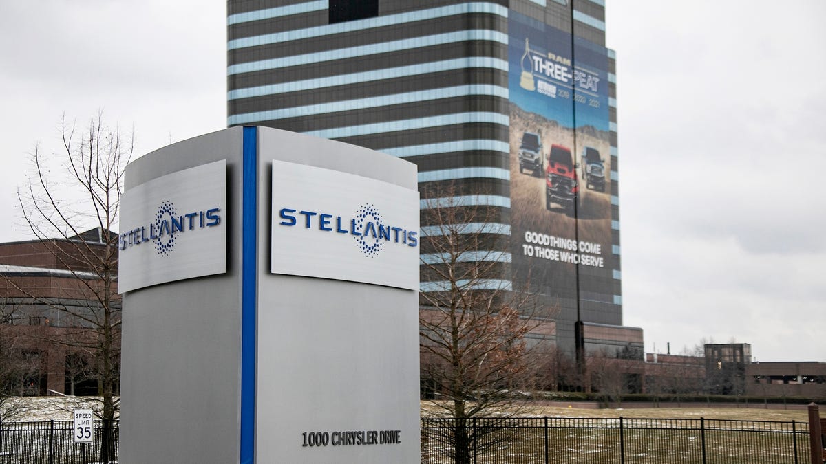 Stellantis announces plans to eliminate 400 nonunion engineering and technology jobs