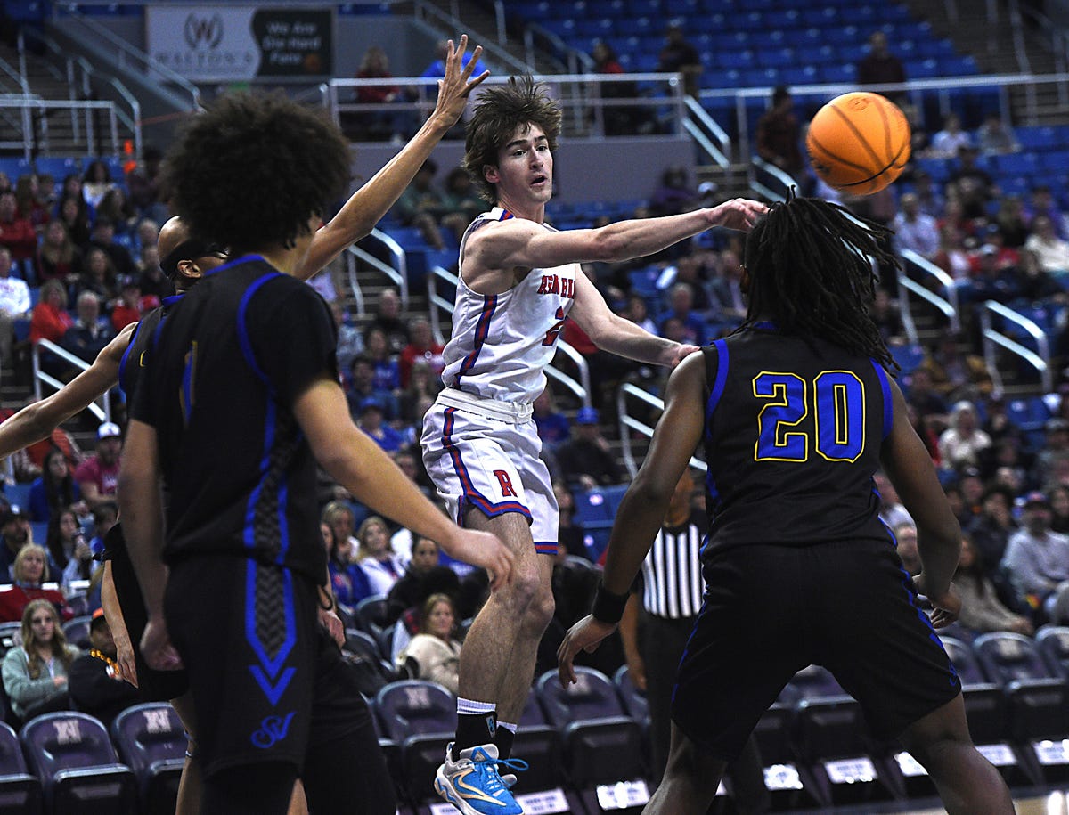 Sierra Vista Mountain Lions Claim Victory Over Reno Huskies in 4A Boys State Basketball Semifinal