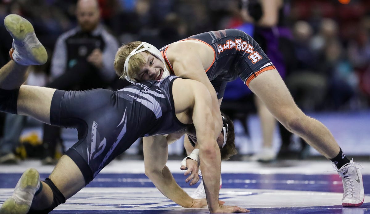 Manitowoc/Sheboygan Wrestlers Dominate WIAA State Semifinals with Exciting Match-ups