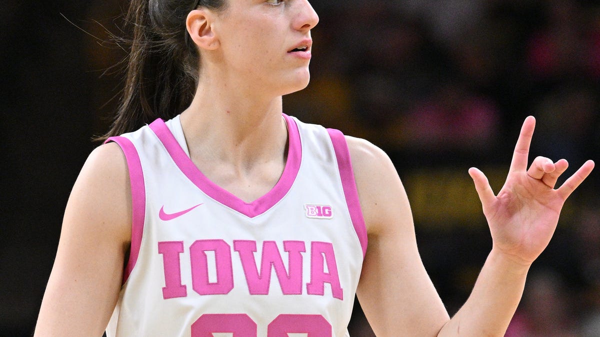 Live updates: Caitlin Clark, Iowa women’s basketball vs. Illinois