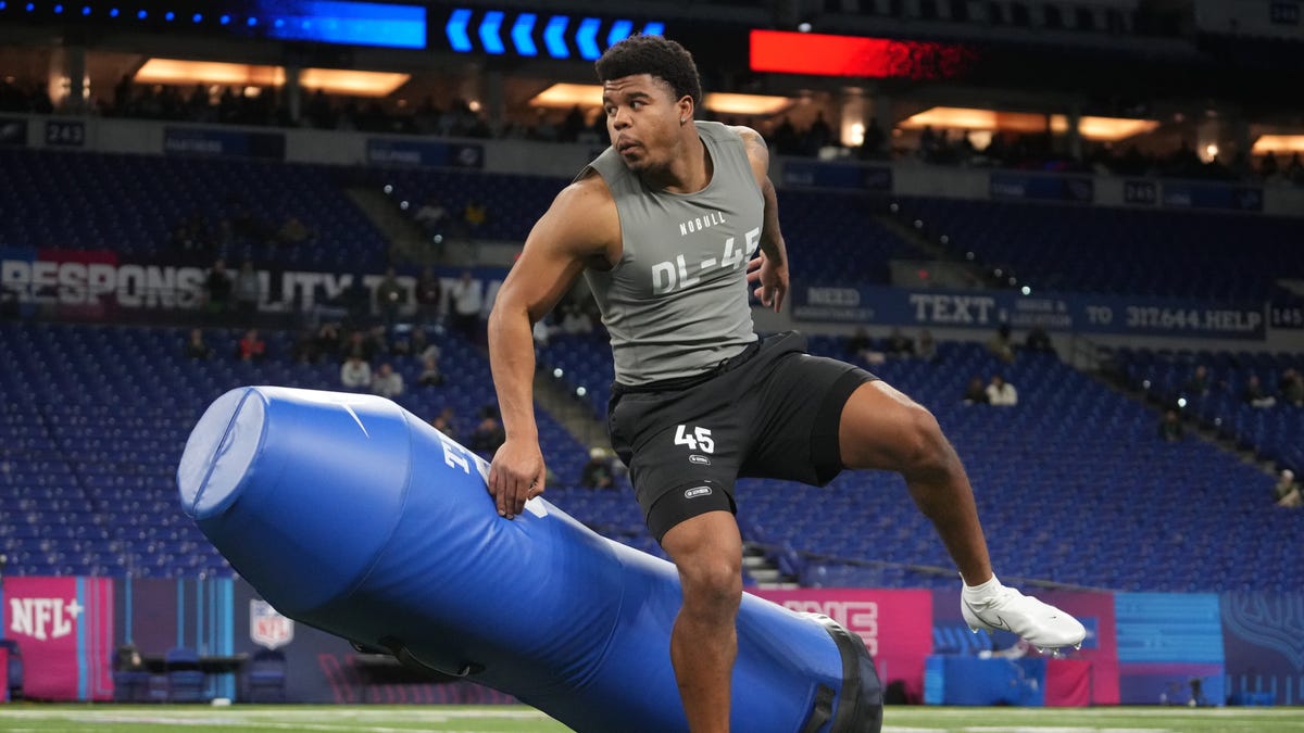 Miami Dolphins pick Penn State DE Chop Robinson in Round 1 of 2024 NFL Draft. What to know