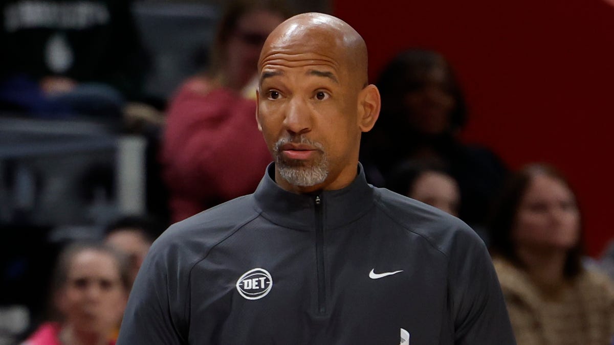 Monty Williams’ all-bench lineup keeps hurting Detroit Pistons. Here’s why he keeps doing it
