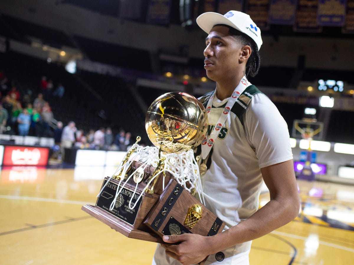 Sophomore Fred Smith shines as Briarcrest boys claim TSSAA basketball title