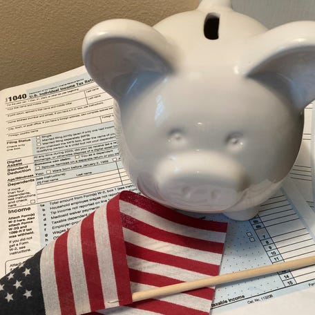 Early filers are seeing slightly higher tax refunds in 2023, according to new IRS data through March 1.