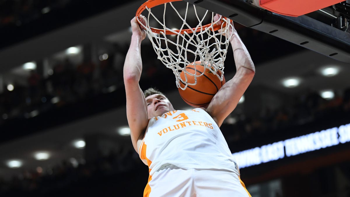Here are chances Dalton Knecht, Tennessee basketball will be in Memphis for March Madness