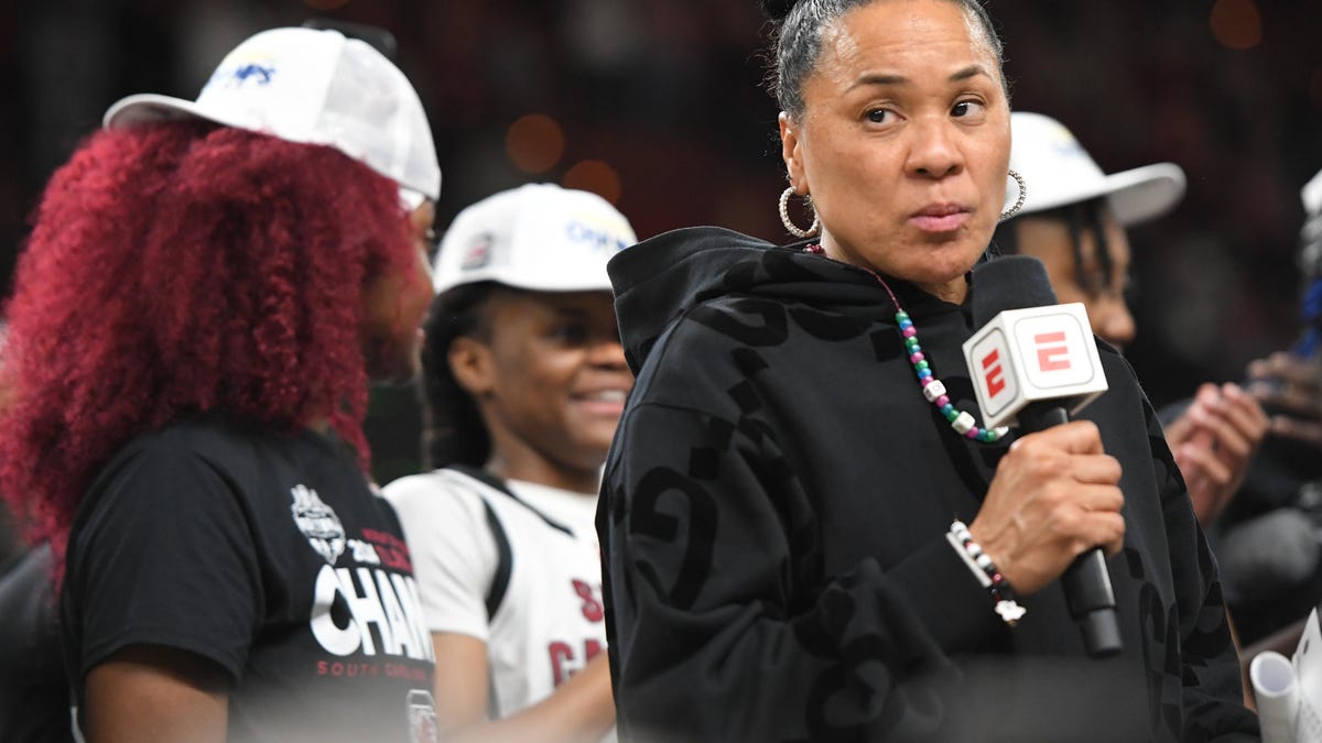 Dawn Staley stands up for Kamilla Cardoso following ‘insensitive’ CBS mention