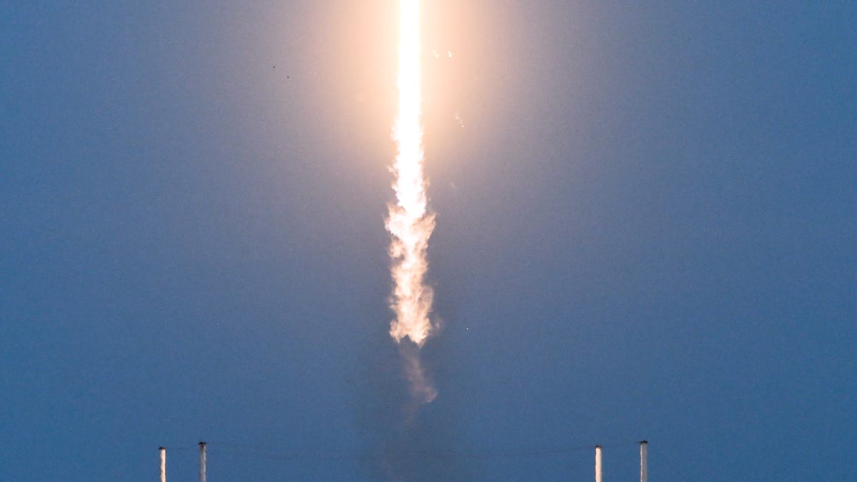 nettoyage!  SpaceX a suspendu le compte à rebours avant sa tentative de lancement de Starlink mercredi soir