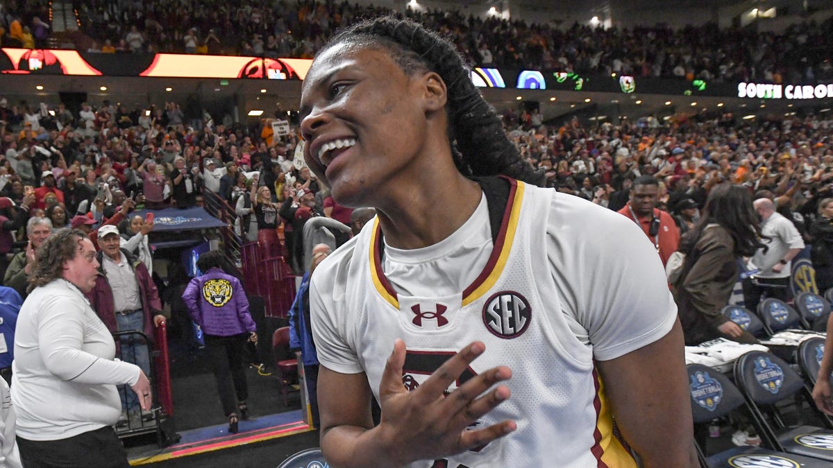 South Carolina’s MiLaysia Fulwiley becomes first college player to sign with Curry Brand