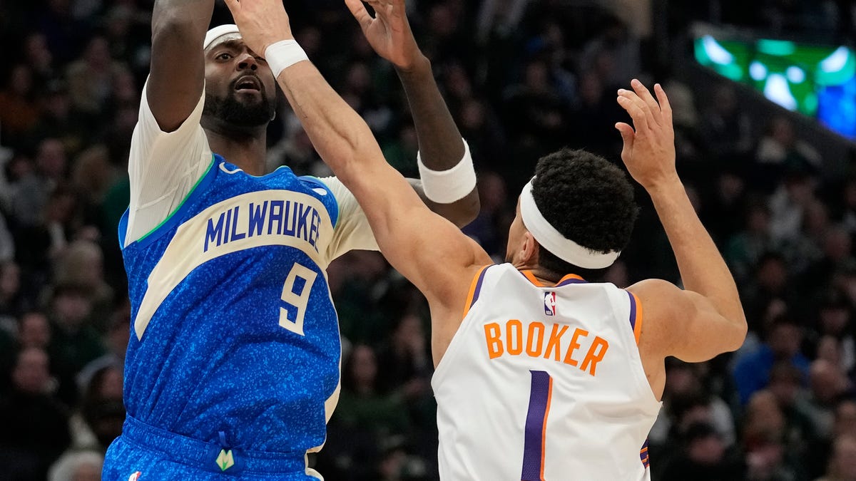 Defensive ills, no title contender, 1 shot for Durant in 4th: Takeaways from Suns’ ugly loss to Bucks