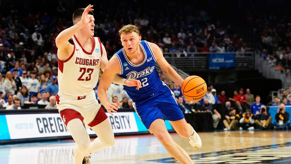 Tucker DeVries from Drake basketball decides to transfer to a new school