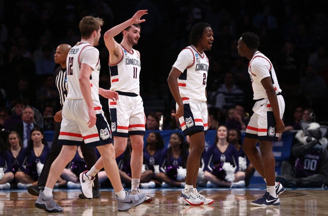 San Diego State vs. UConn: Predictions, preview, odds for March Madness game