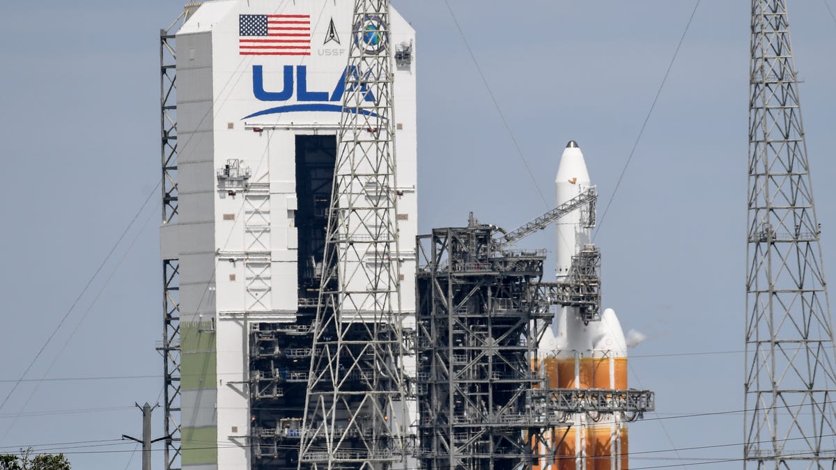 Photo of Eine doppelköpfige SpaceX Falcon 9-Rakete wird am Samstag am Kap starten