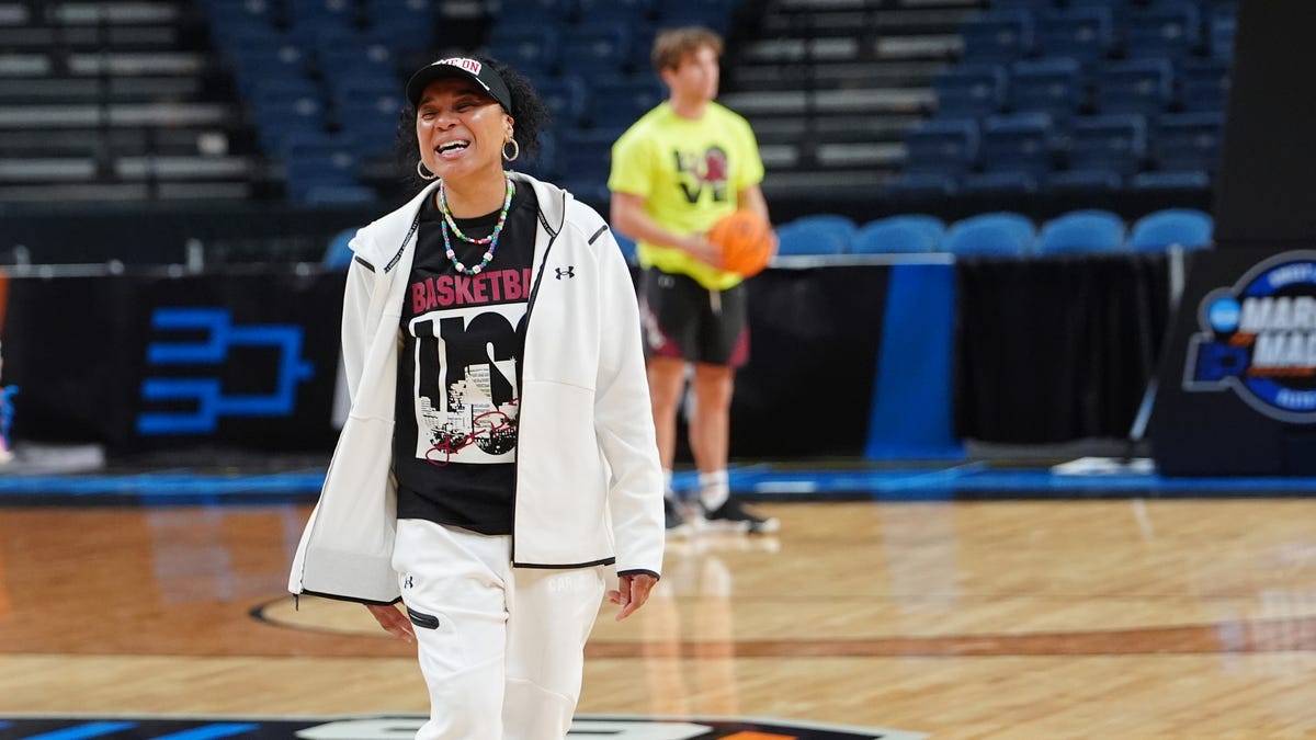 South Carolina’s Dawn Staley to receive Jimmy V Award for Perseverance at 2024 ESPYS South Carolina’s Dawn Staley to receive Jimmy V Award for Perseverance at 2024 ESPYS