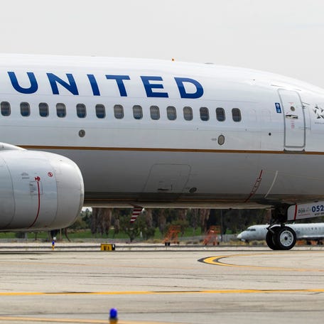 A United Airlines Boeing 737 taxis out to the runway to depart Palm Springs International Airport in Palm Springs, Calif., Saturday, March 23, 2024.