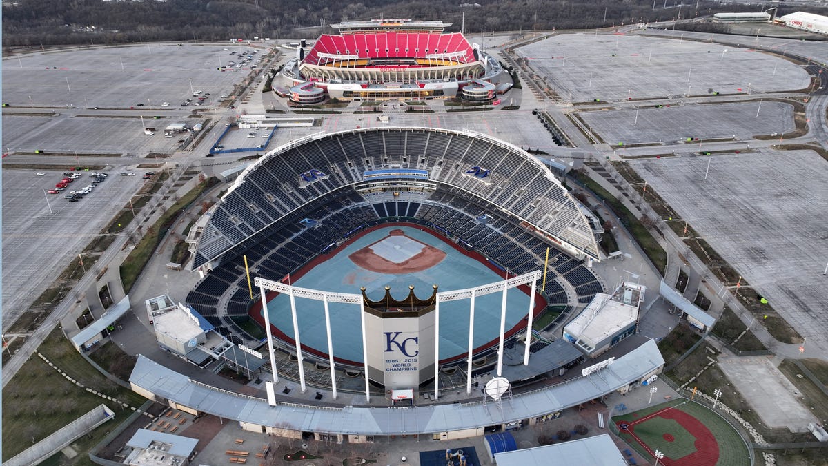 Jackson County stadium measure voted down, Chiefs and Royals suffer defeat