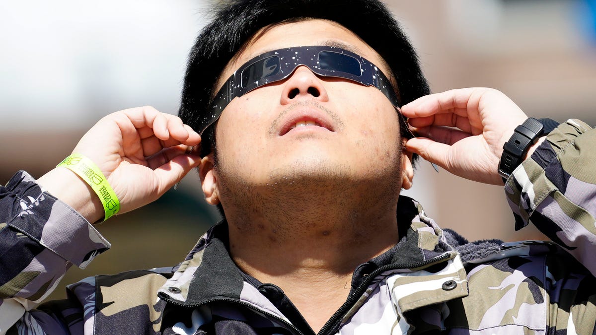 Síntomas de ceguera por eclipse y signos de daño ocular causado por el sol