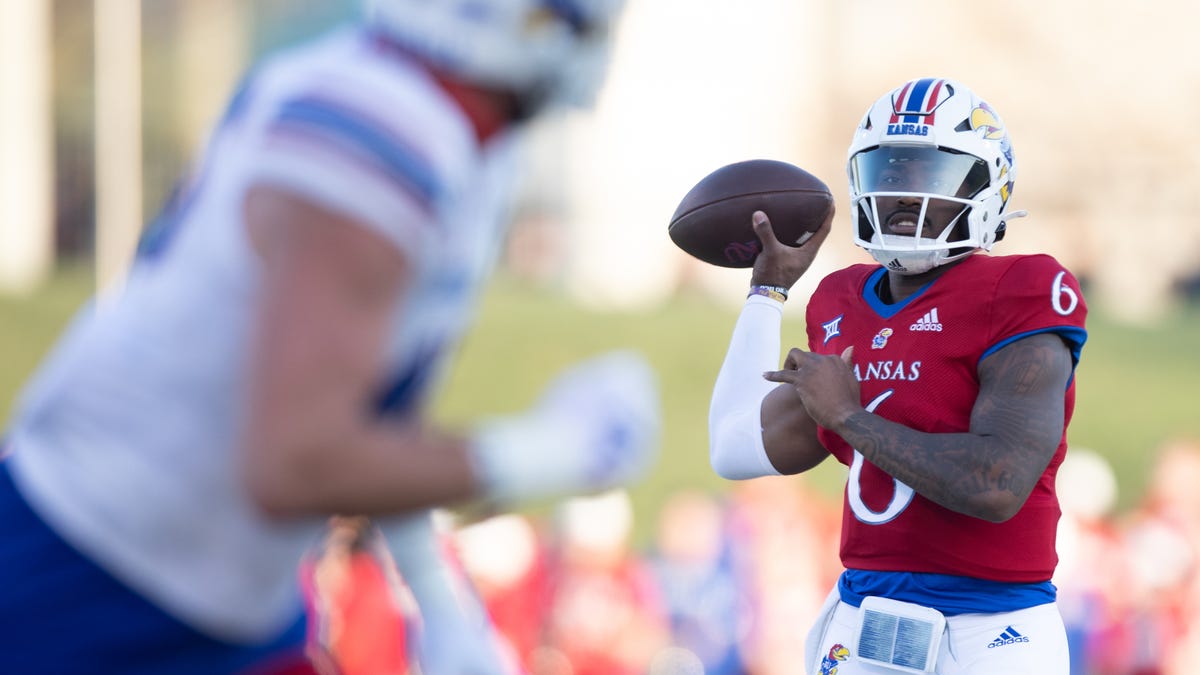 Jalon Daniels provides the twist Kansas football’s new offensive coordinator is bringing Jalon Daniels provides the twist Kansas football’s new offensive coordinator is bringing