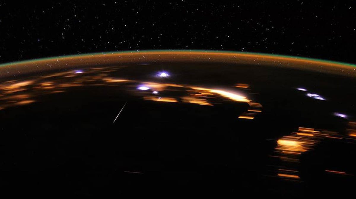 Lyrid meteorraj csúcsai.  Hogyan nézzünk ma este Iowában