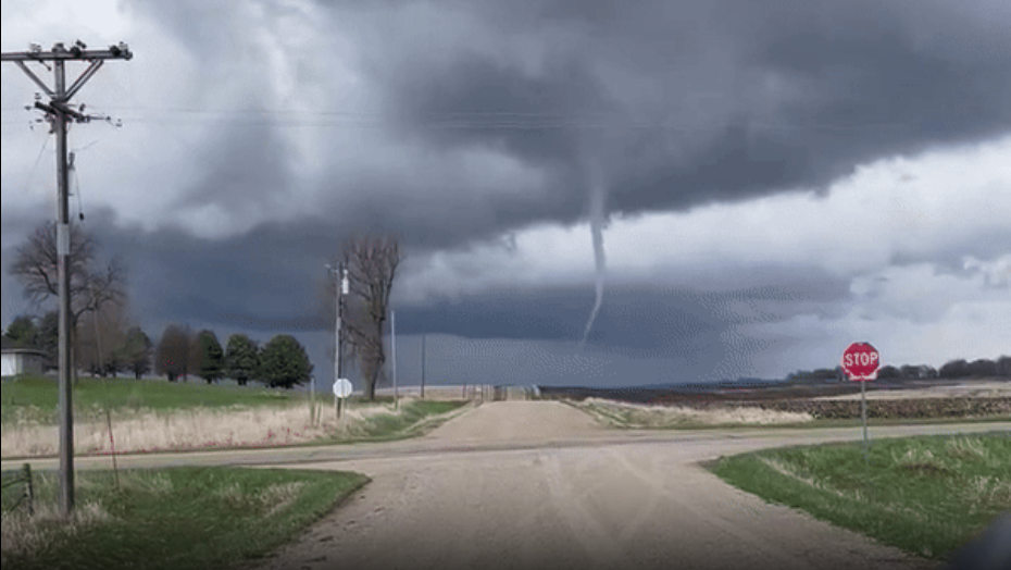 Funnel cloud touches down in northwest Iowa on Tuesday