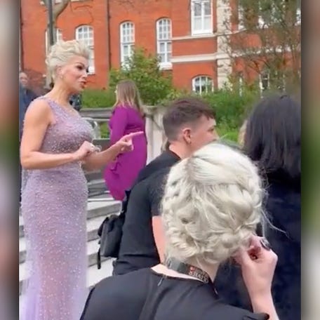 'Ted Lasso' star Hannah Waddingham rejected a photographer who reportedly asked her to show her legs on the Olivier Awards red carpet in London.