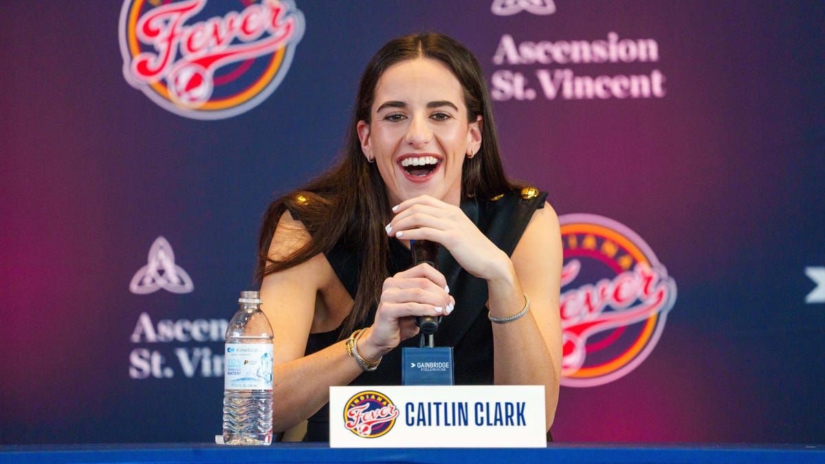 Four questions to open Indiana Fever training camp: How will Caitlin Clark gel?