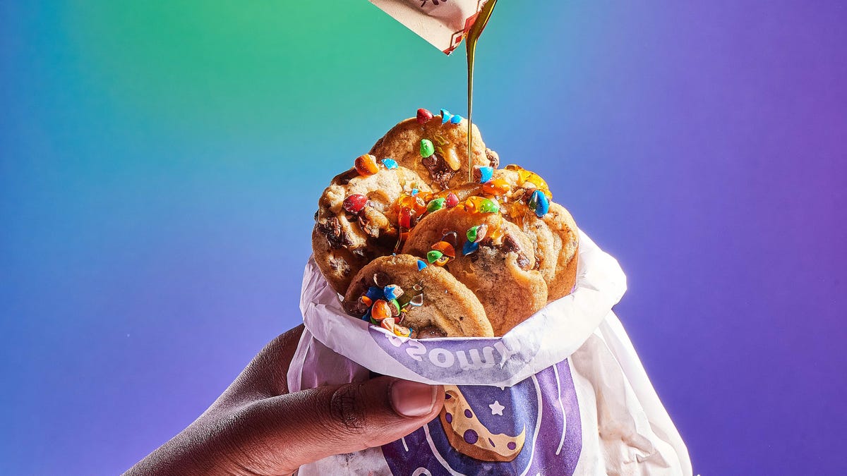 Timed to 4/20, Insomnia Cookies is offering as a limited-time menu item Walking Cookie Tacos, a dozen Mini cookies in a snackable to-go bag with a choice of one candy topping and one drizzle (options include Mike's Hot Honey).