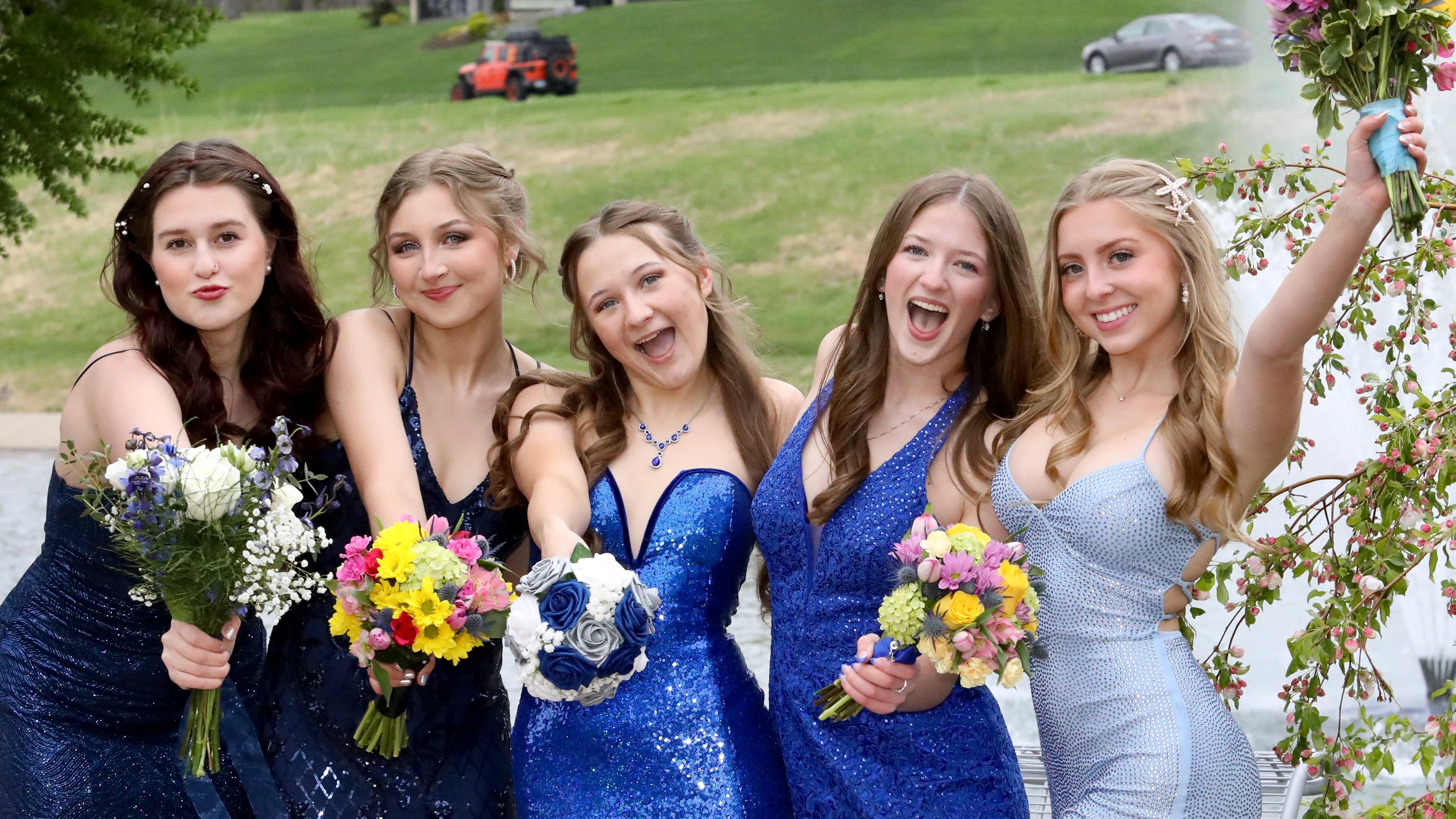 Looking for a special place for prom photos? Try one of these sites