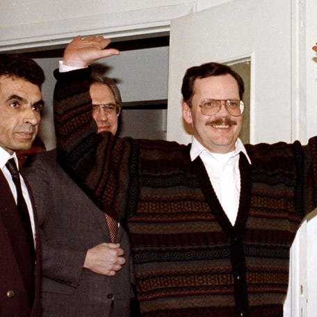 Freed U.S. hostage Terry Anderson, the longest held hostage in Lebanon, is seen during his press conference in the Syrian Foreign Ministry in Damascus, December 4 1991. Anderson who was held by Iran-backed Islamist militants for nearly 7 years, died on Sunday.