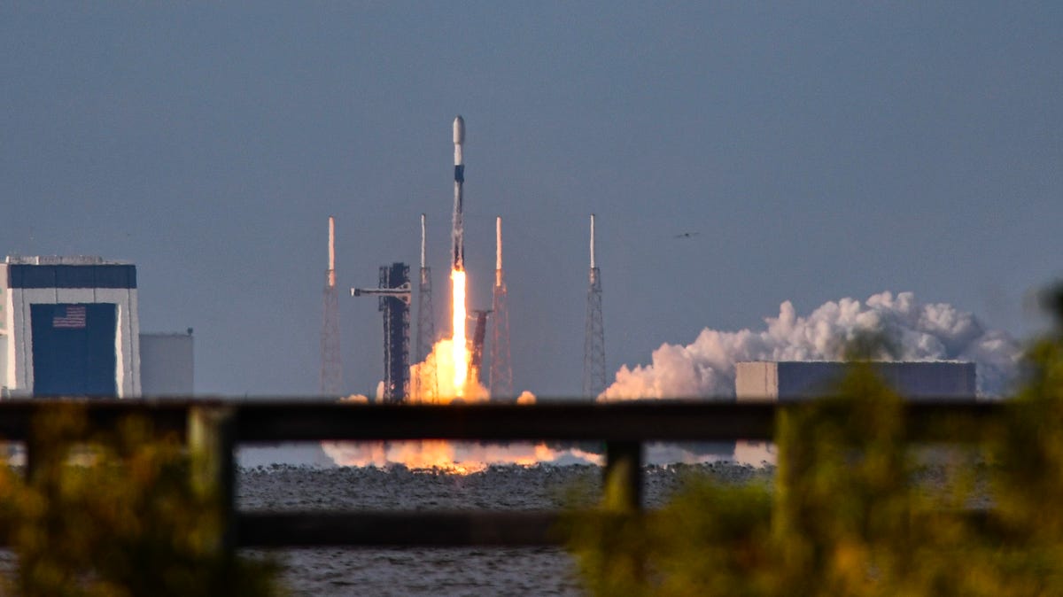 Live updates from the Starlink Falcon 9 launch at the Cape