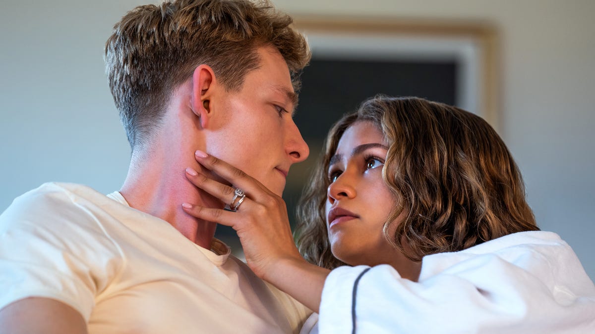 Art (Mike Faist) and Tashi (Zendaya) are pro tennis' It couple as grownups in "Challengers."