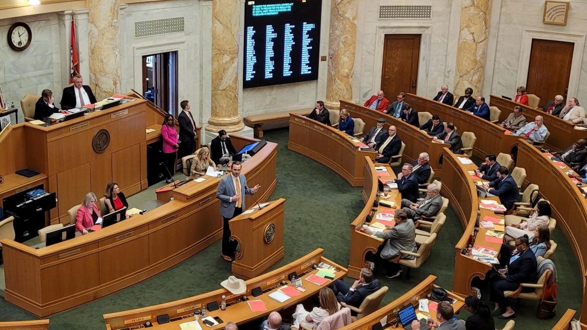 Arkansas legislature passes bills regulating crypto mining noise, banning foreign owners