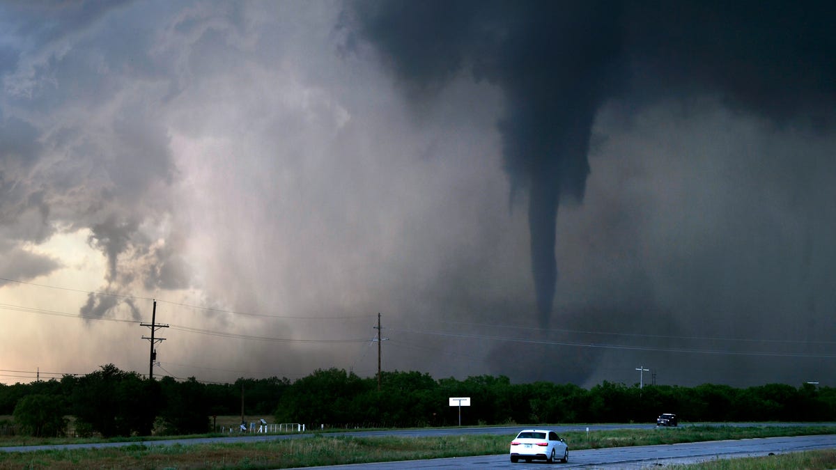 Tornadoes hit parts of Texas, more severe weather in weekend forecast