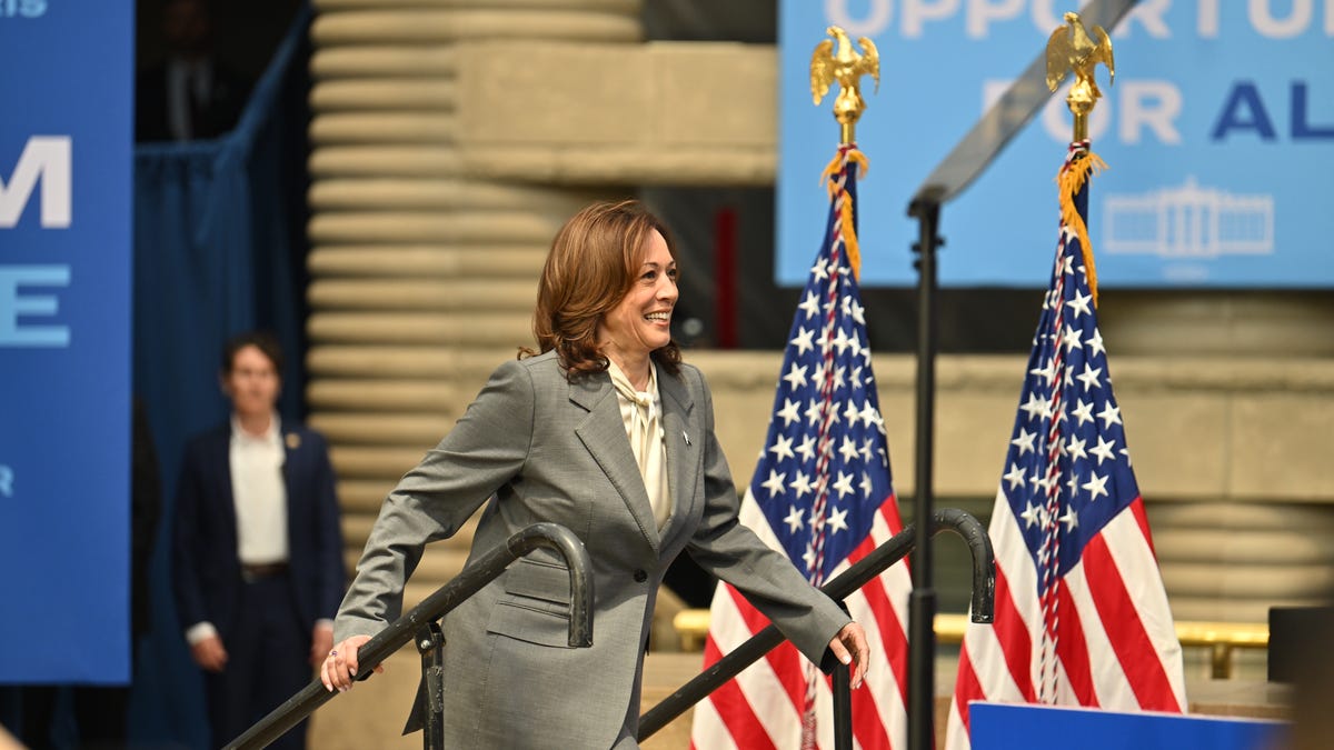 Kamala Harris promotes Biden administration’s aid for small businesses in Detroit stop