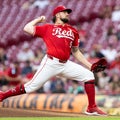 Reds look to find their footing in opener of three-game set at Cubs
