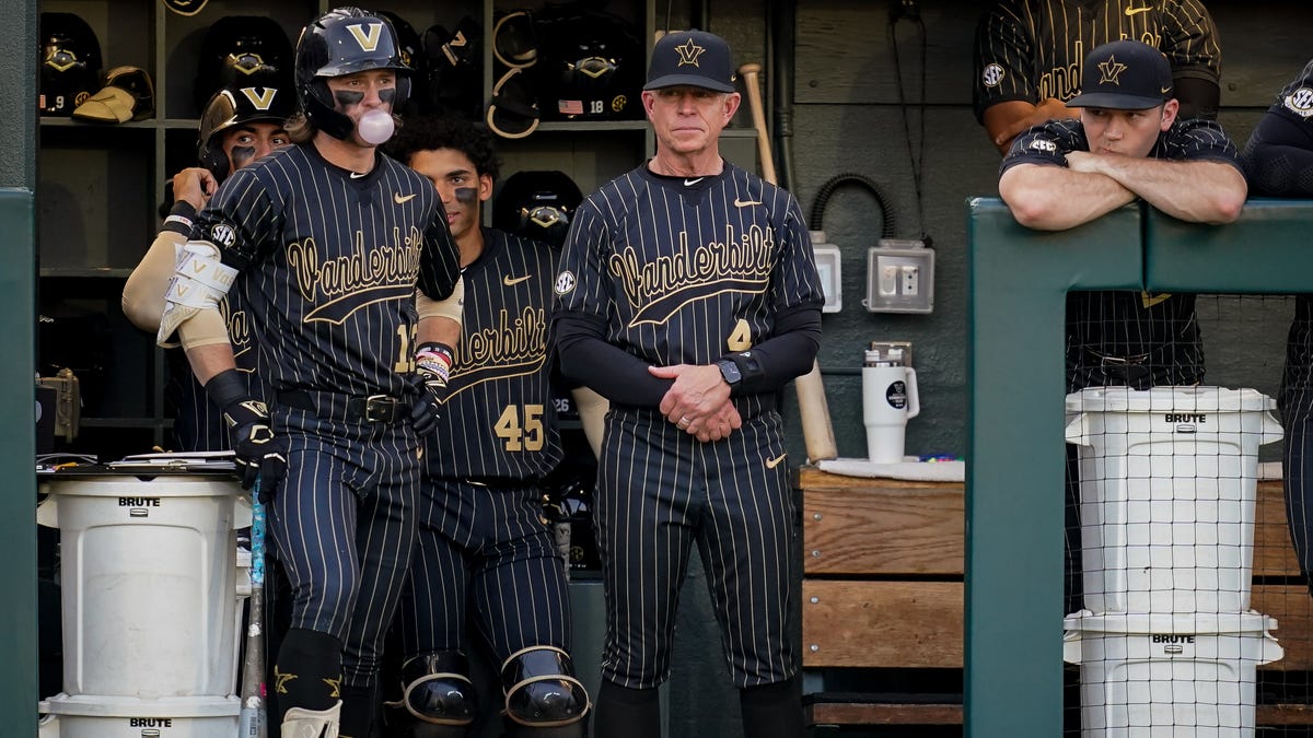 Vanderbilt Baseball Coach Offers Solace to Injured Boy’s Family through Invitation to Dugout