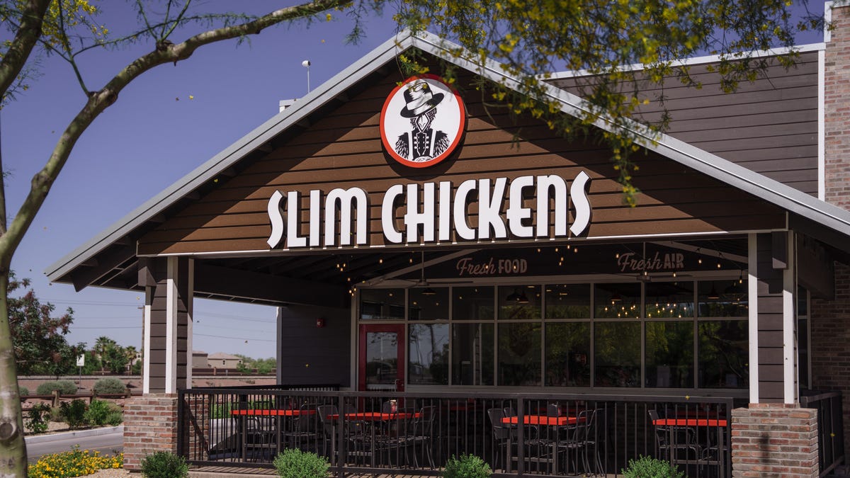 Phoenix restaurant group to expand Slim Chickens locations, plans to hire 500 new workers in Arizona
