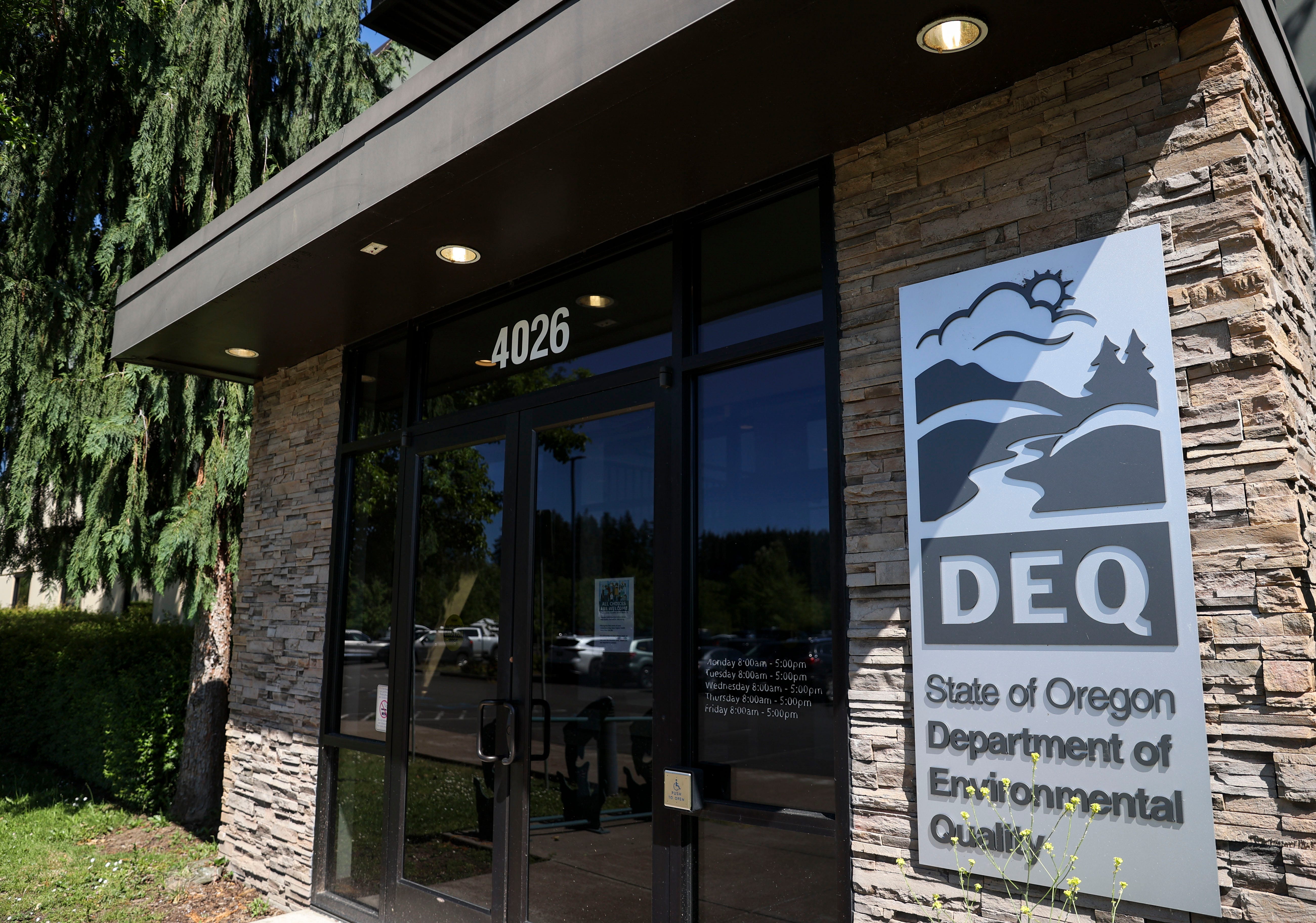 73690233007-deq-002.JPG?auto=webp&crop=5