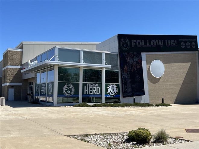 Milwaukee Bucks G League team 'no longer wants to work with' Oshkosh Arena owners, may look to get out of lease