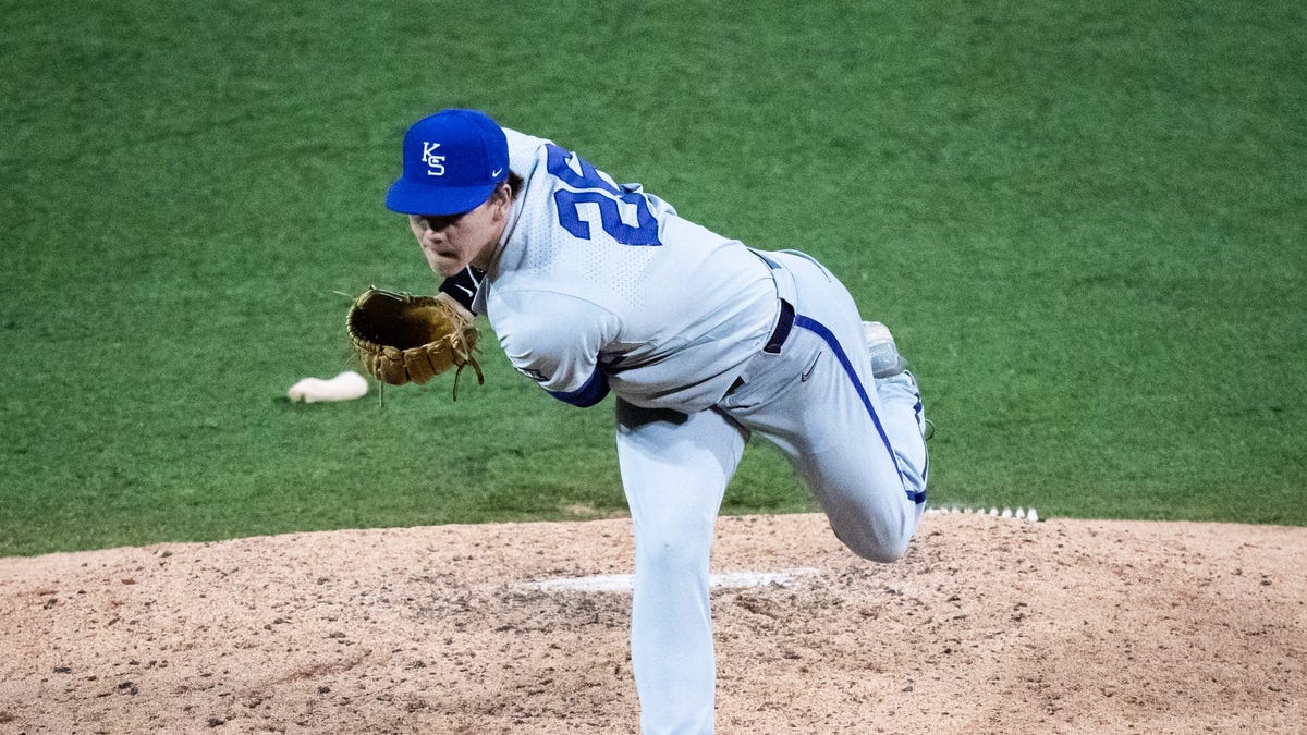 Kansas State baseball’s NCAA opener suspended after weather delay with Wildcats up 9-4. Kansas State baseball’s NCAA opener suspended after weather delay with Wildcats up 9-4.
