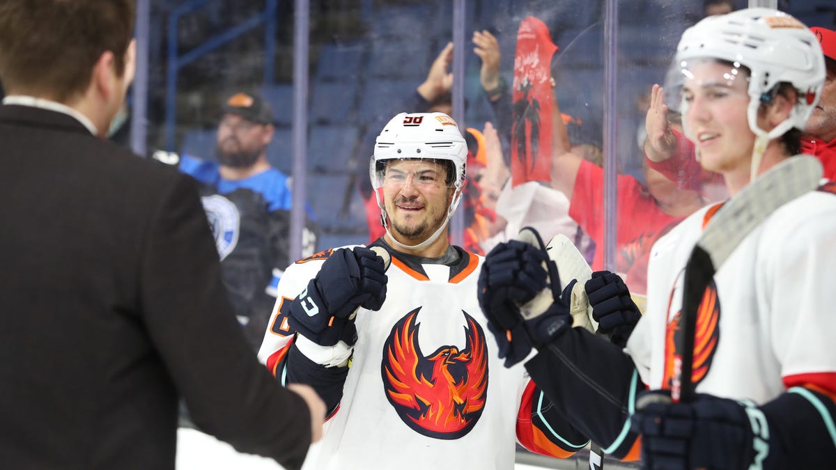 Firebirds stop Admirals, 5-2, to win Game 3 and force Milwaukee into elimination game