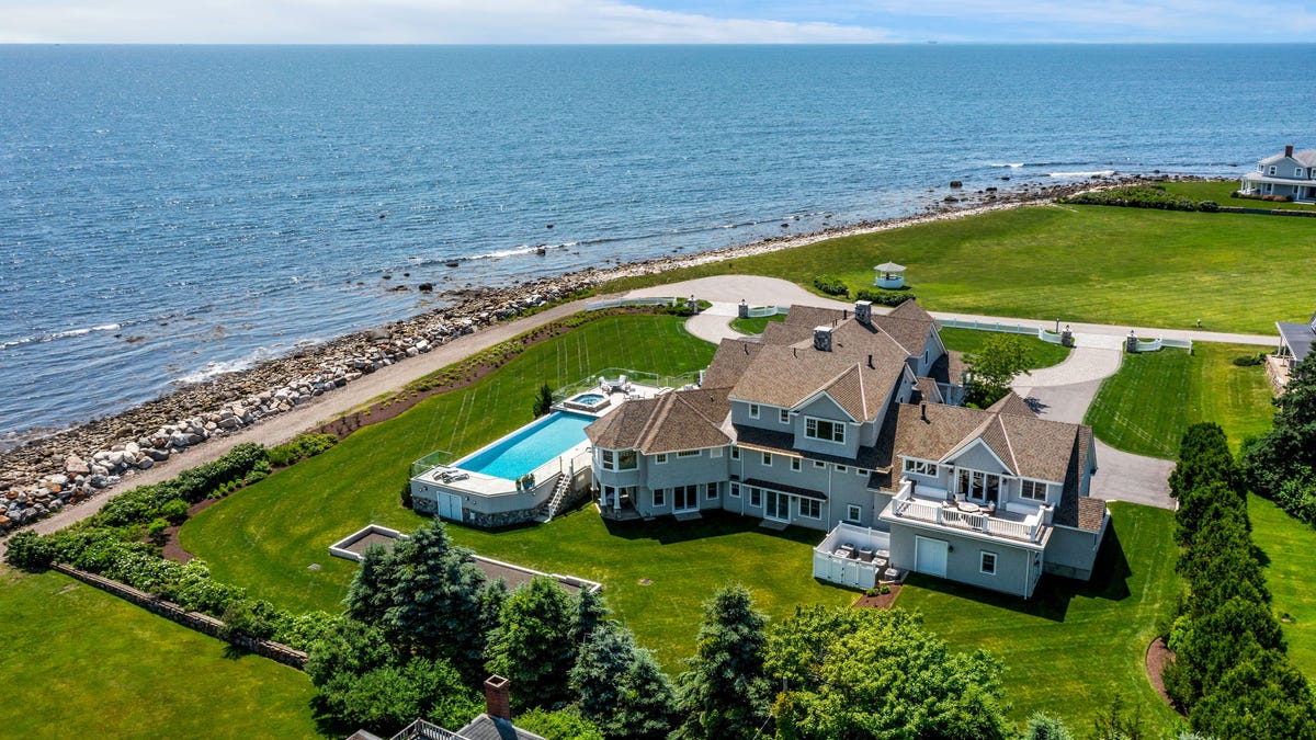 .5M Rye home: Straws Point now boasts top 2 highest-priced home sales in NH history .5M Rye home: Straws Point now boasts top 2 highest-priced home sales in NH history