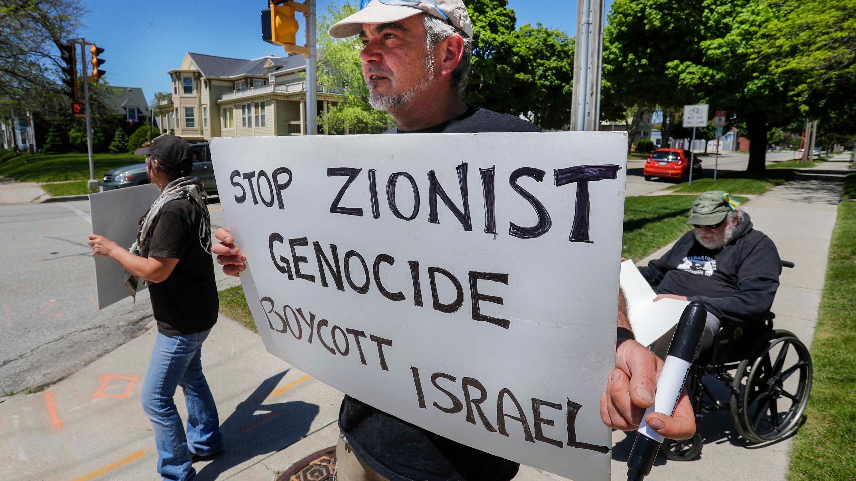 On a Sheboygan street corner, demonstrators rail against genocide amid Israel-Hamas war