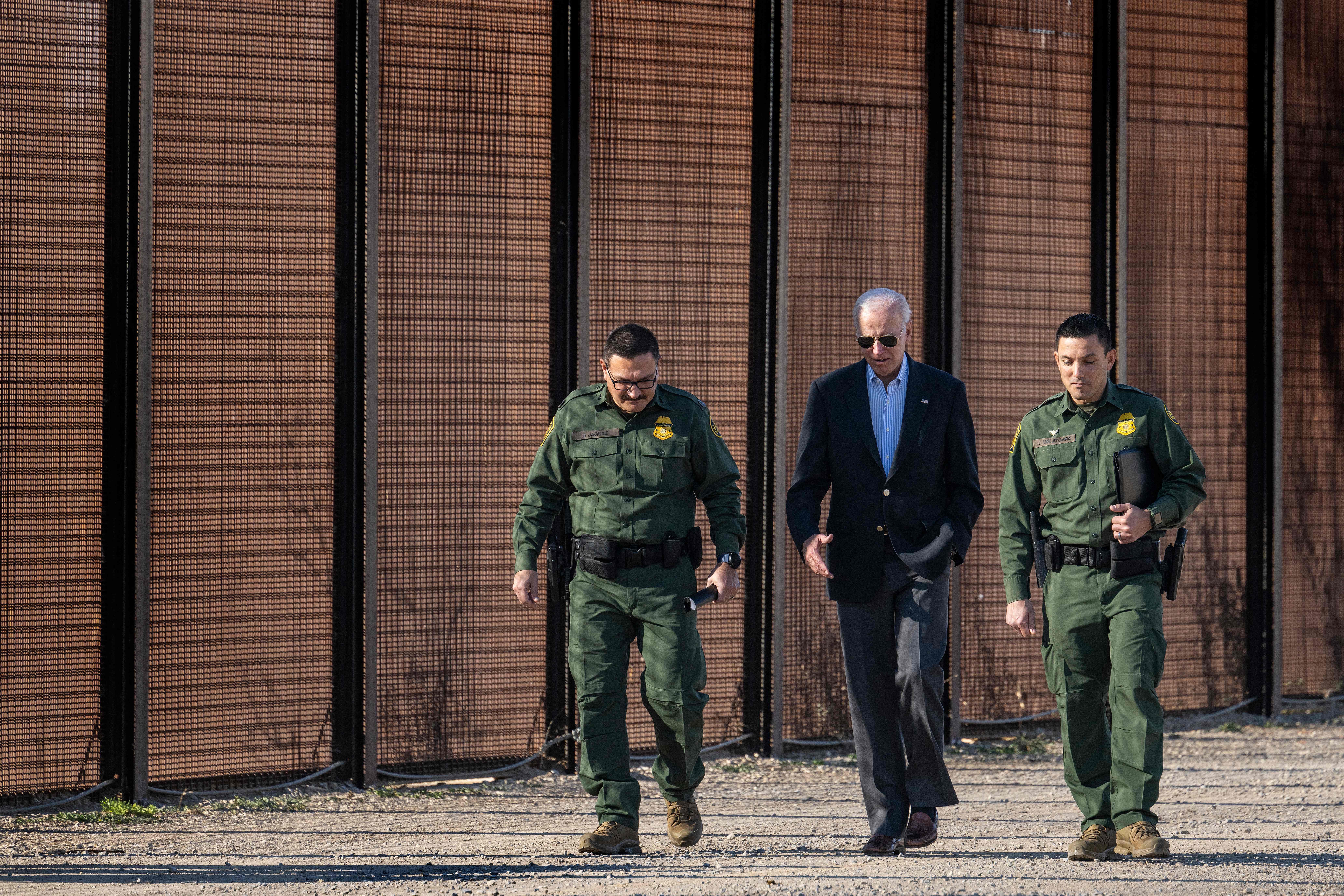 TOPSHOT - US President Joe Biden speaks with US Customs and Border Protection officers as he visits the US-Mexico border in El Paso, Texas, on January 8, 2023. (Photo by Jim WATSON / AFP) (Photo by JIM WATSON/AFP via Getty Images) ORIG FILE ID: AFP_336P9M3.jpg
