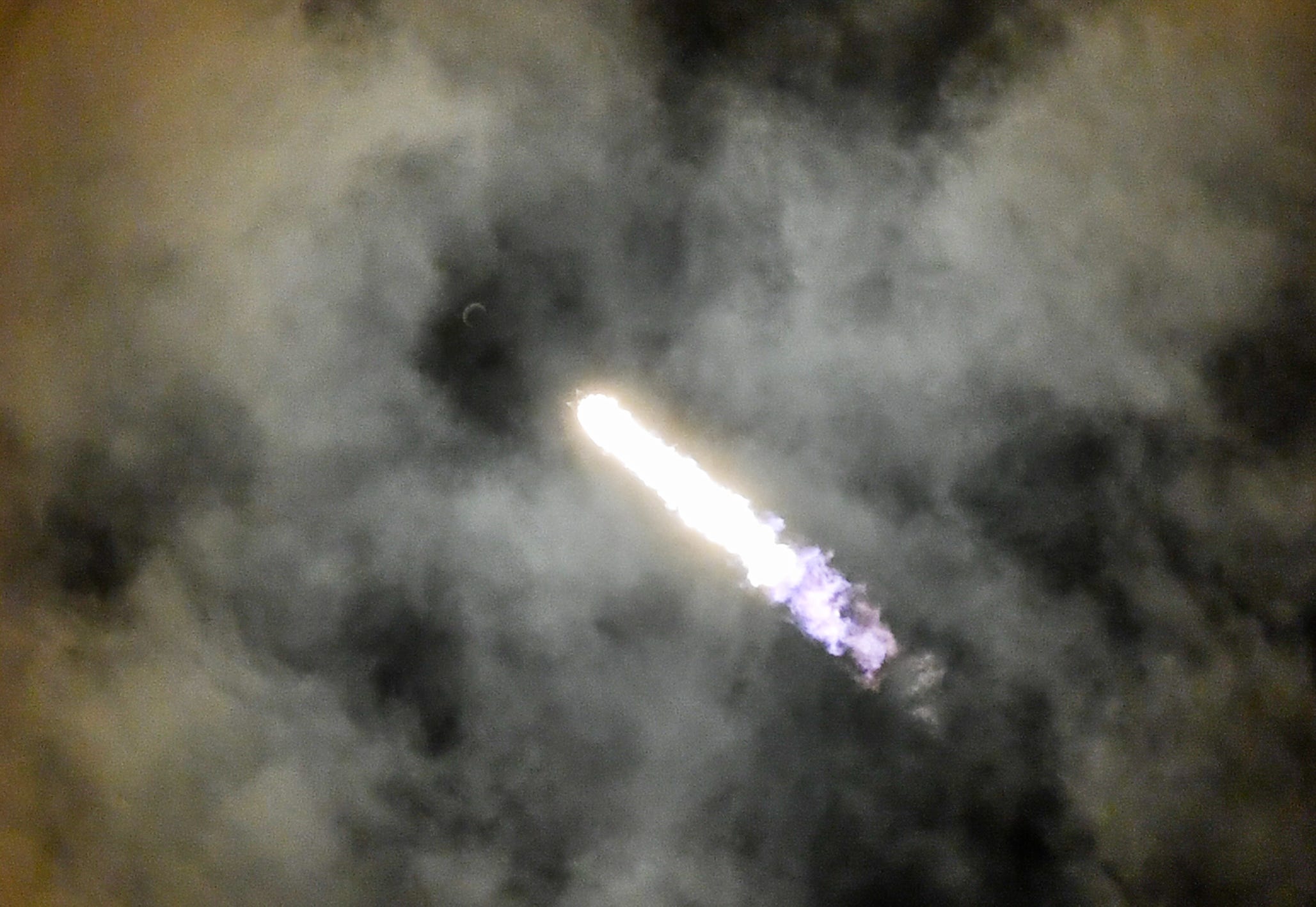 Reinigung!  Der Start von SpaceX Falcon 9 wurde abgebrochen, kurz nachdem die Triebwerke des Raptor Feuer fingen