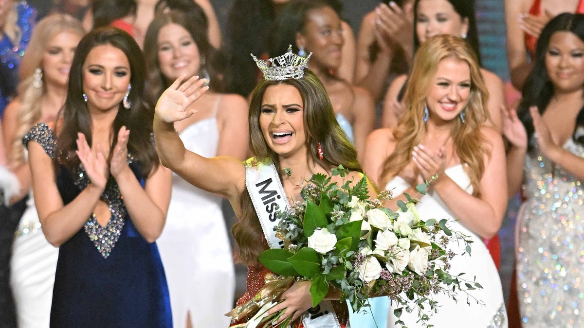 Miss Mississippi 2024: Becky Williams takes crown during final competition Miss Mississippi 2024: Becky Williams takes crown during final competition
