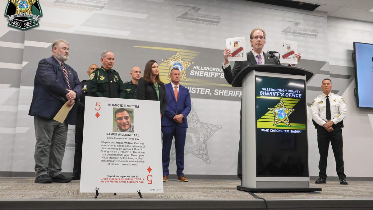 Florida officials launch cold case playing cards in jails, prisons to ‘generate new leads’ Florida officials launch cold case playing cards in jails, prisons to ‘generate new leads’
