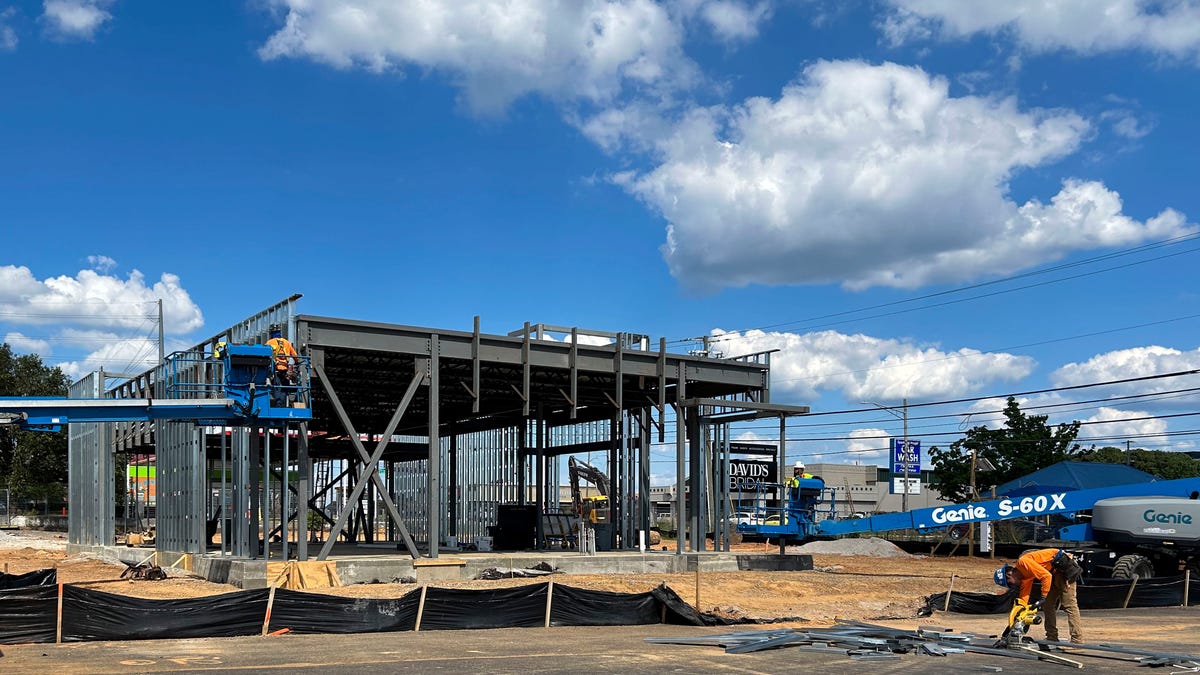 Chase deepens its footprint into East Tennessee opening more full-service branches Chase deepens its footprint into East Tennessee opening more full-service branches