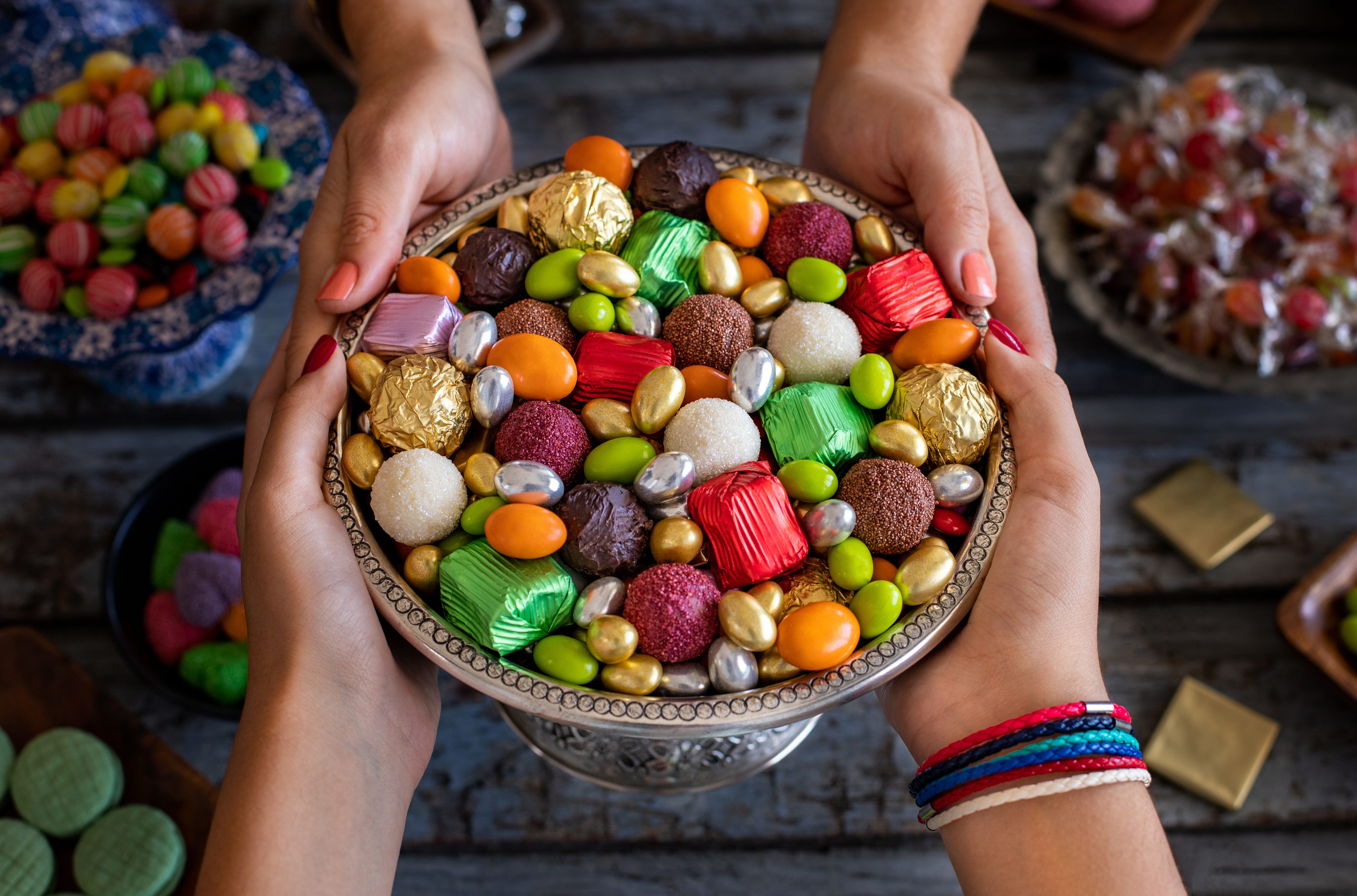 The candy salad trend on TikTok is everywhere, with friends and family pouring piles of different types of candy into large bowls. But many are adding a twist to the activity.