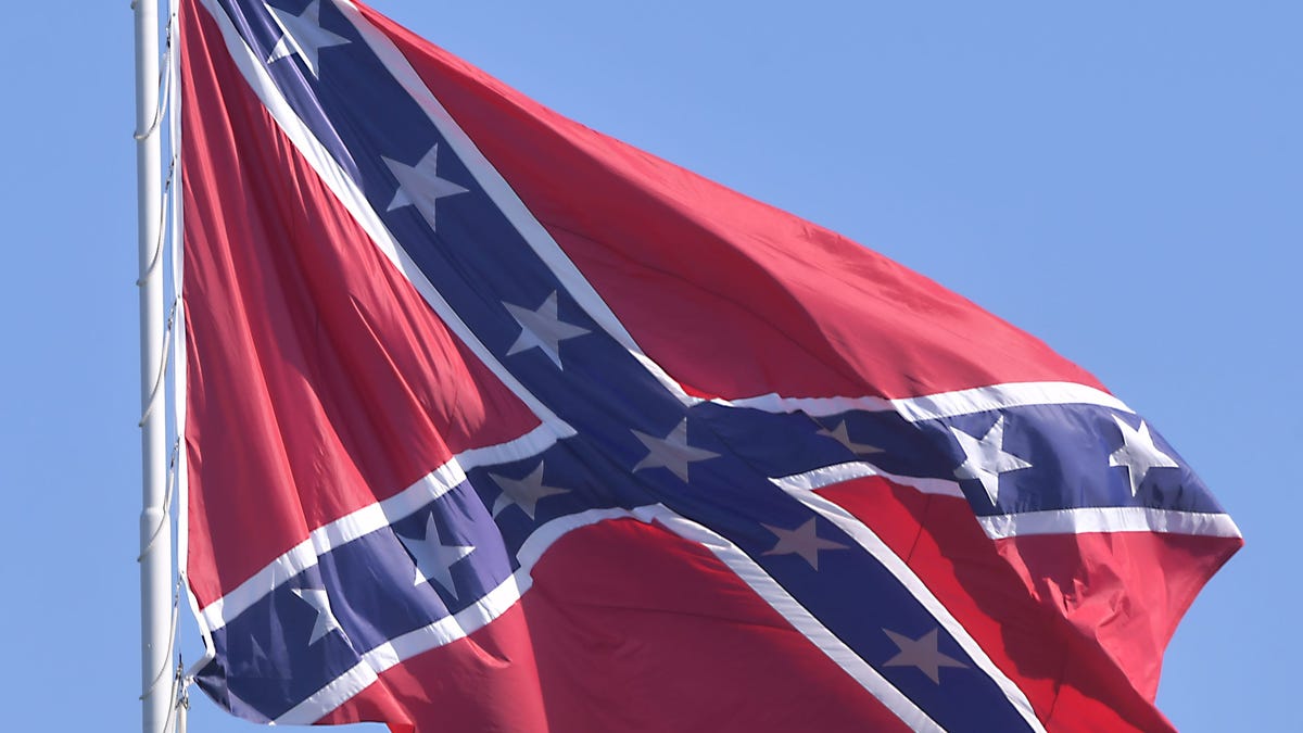 Atlanta man arrested after driving nearly 3 hours to take down Confederate flag in SC: Officials Atlanta man arrested after driving nearly 3 hours to take down Confederate flag in SC: Officials