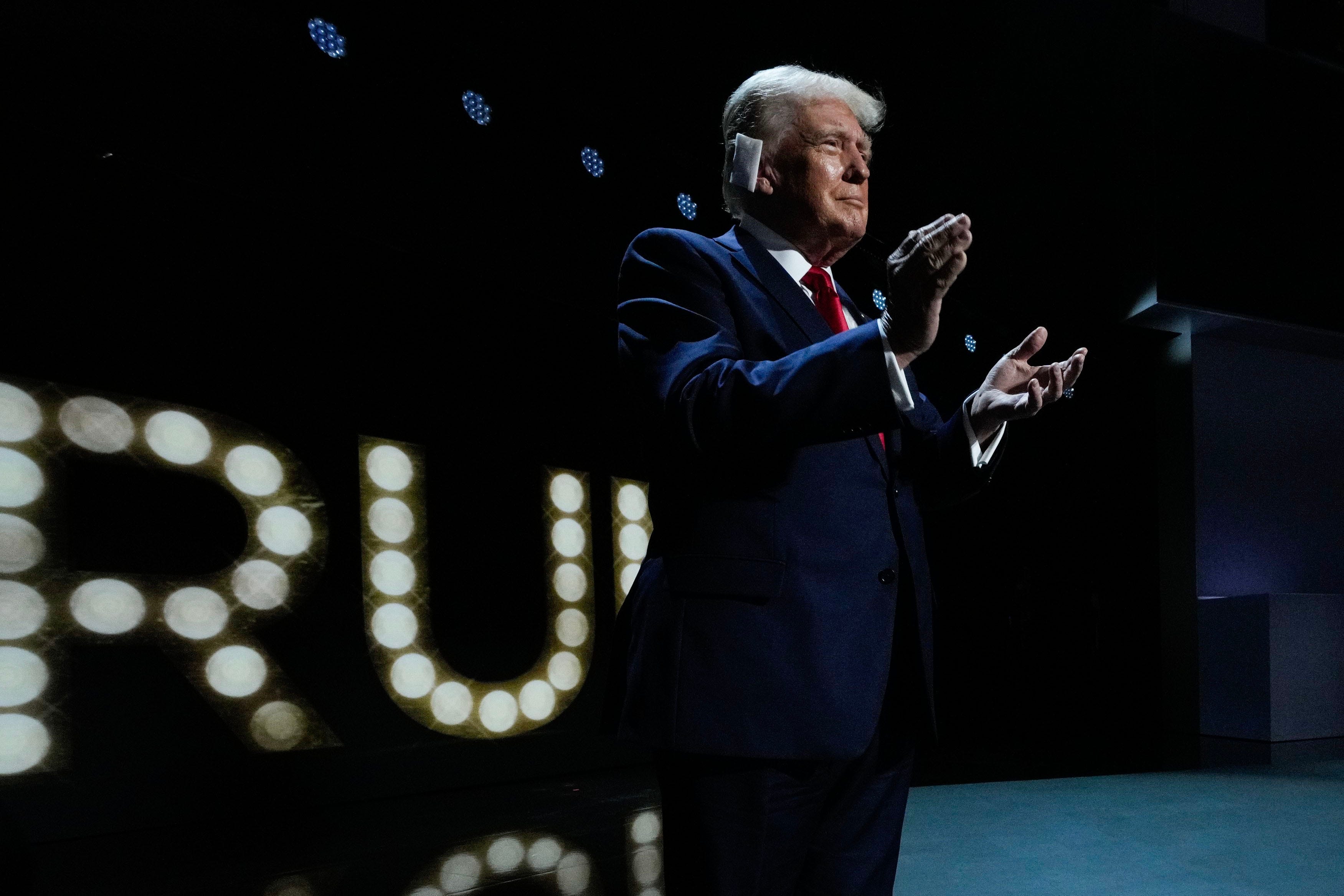 Jul 18, 2024; Milwaukee, WI, USA; Donald Trump speaks during the final day of the Republican National Convention at the Fiserv Forum. The final day of the RNC featured a keynote address by Republican presidential nominee Donald Trump. Mandatory Credit: Mike De Sisti-USA TODAY ORG XMIT: USAT-890646 (Via OlyDrop)